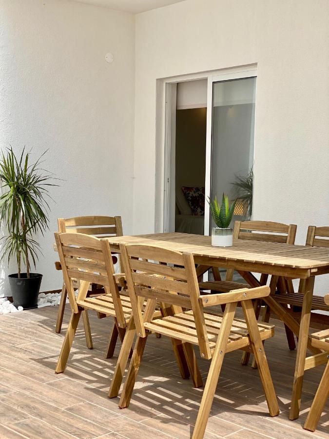 White Downtown Appartement
