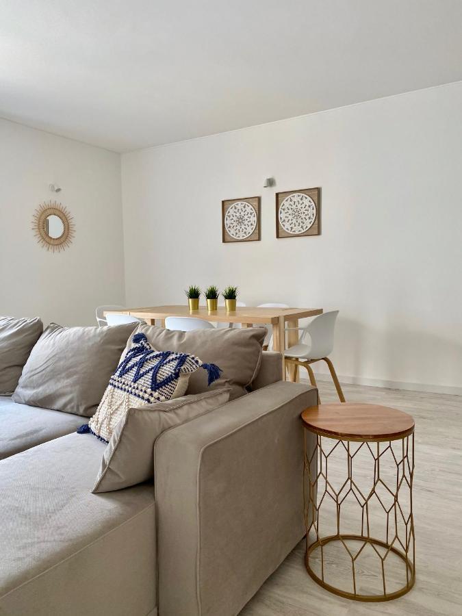 Apartment White Downtown *