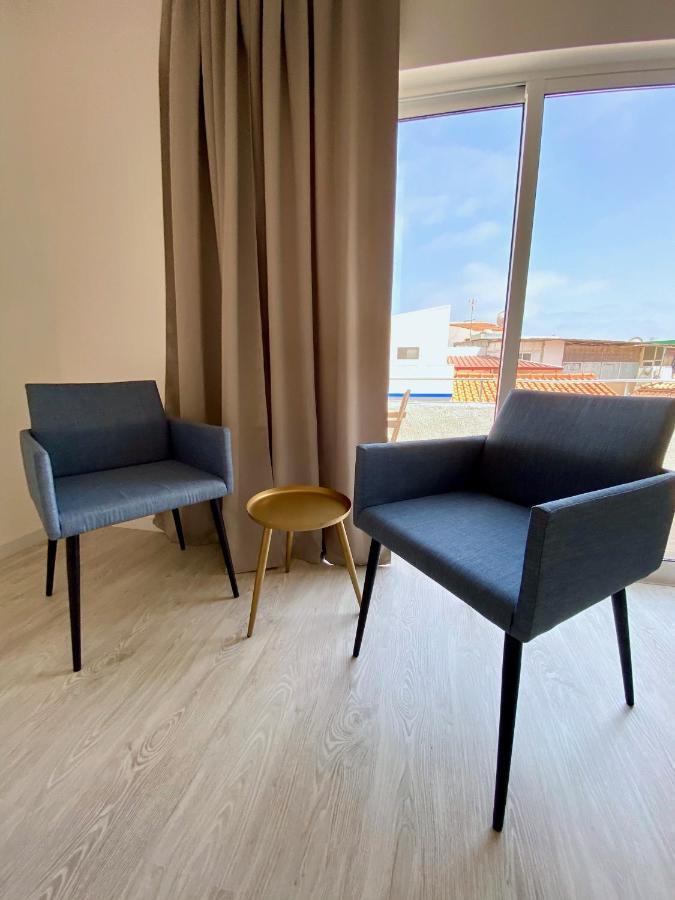 Apartment White Downtown *